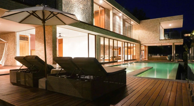 Selong Selo Resort and Villas, Book Ferieresort 5-stjernede hoteller i Praya, 5*