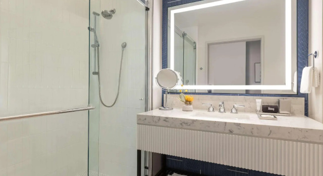 Двухместный номер Deluxe 106 Jefferson Huntsville, Curio Collection by Hilton