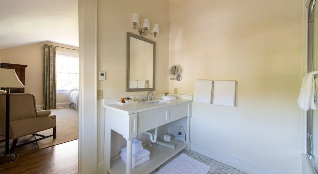 Четырёхместный номер Deluxe The Greystone Inn