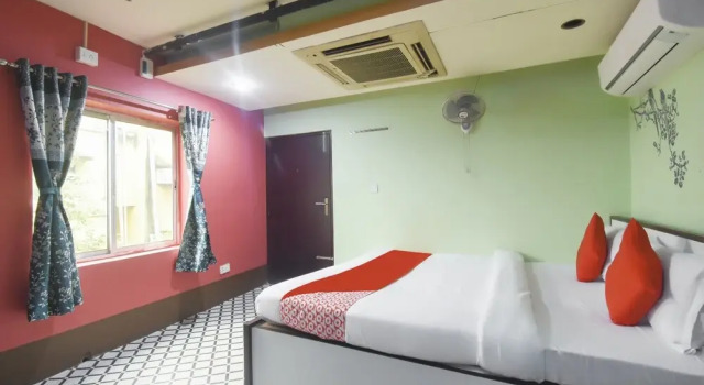 Oyo 60767 Dolphin Hotel, Prenota Hotel Hotel a West Bengal con parcheggio, Parcheggio