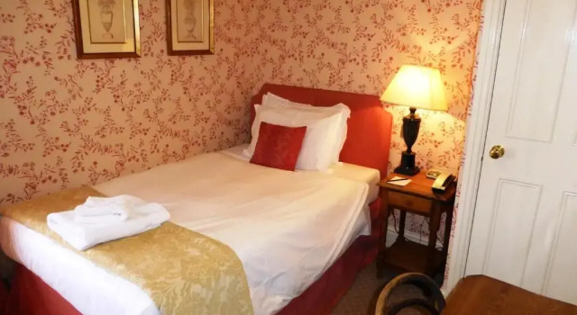 Номер Executive The Bear Hotel