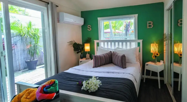 Treasure Island Sunset Beach Bungalow by Tech Travel, Prenota Hotel Sunset Beach Florida