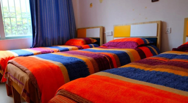 The stone bridge climbing hotel, Rezerwuj Hotel Hotele w Yangshuo z parkingiem, Parking