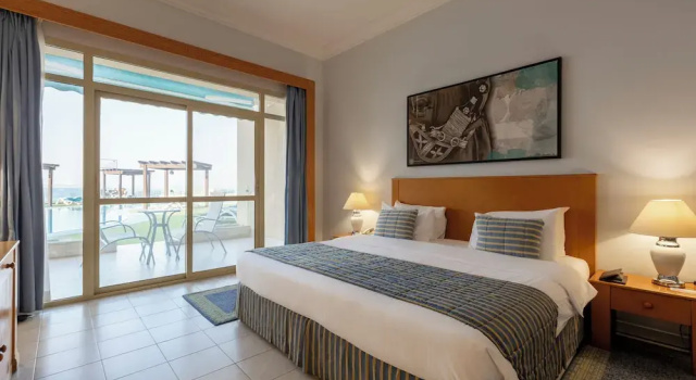 Standardowy dwuosobowy pokój i balkonem i z widokiem na morze Golden Tulip Resort Khasab