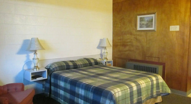 Ace Crown Motel, Varaa Motelli Hotellit Southern Alberta pysäköinnillä, Pysäköinti