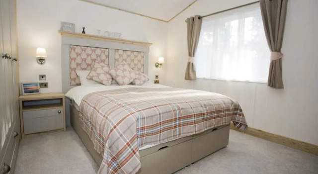 6 Berth Luxury Lodge in Christchurch, Dorset