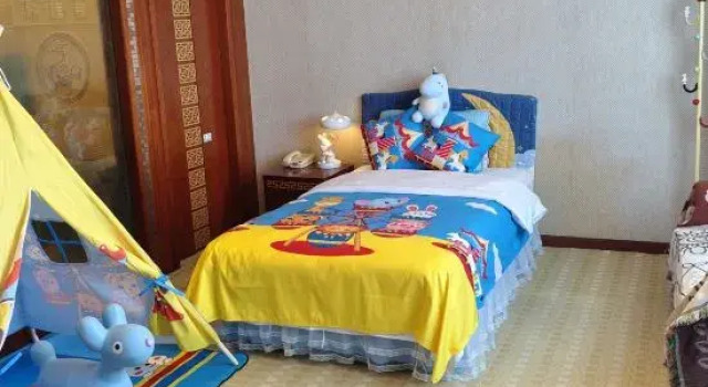 Люкс Deluxe Golden Spring Hotel Lijiang
