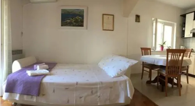 Guesthouse Cipre, Забронировать Отель Отели Лумбарды с парковкой, рядом с Пляж Билин Жал, Парковка