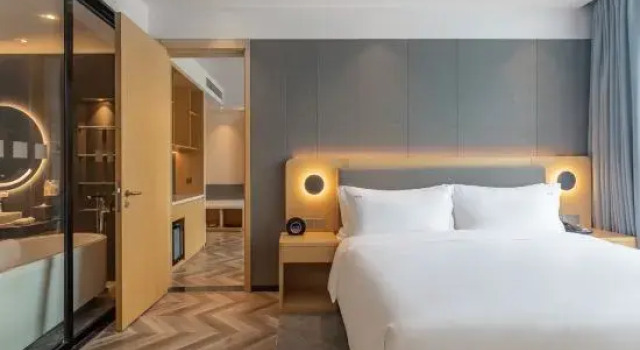 Люкс Deluxe Holiday Inn Xi’an High Tech Zone by IHG