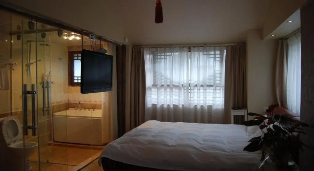 Li Jiang Ya Yue Hostel, Забронировать Хостел Лицзян Юньнань, рядом с Улица Сквер-стрит Древнего города Даянь