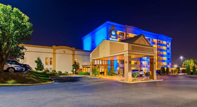Кровать в общем номере Best Western St Louis Kirkwood Route 66