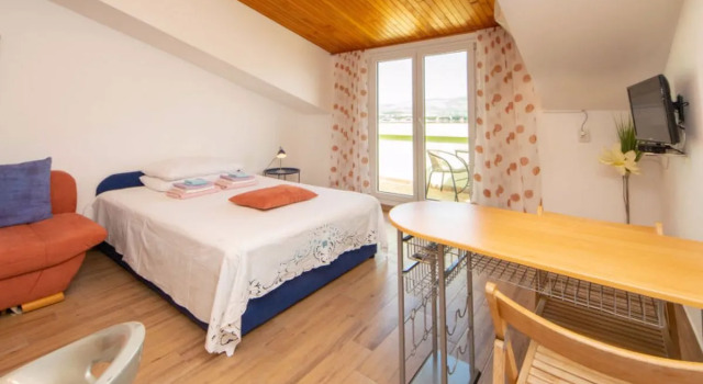 Apartment Šarić Trogir/Arbanija 39760, Забронировать Апартаменты/квартира Арбания Трогир
