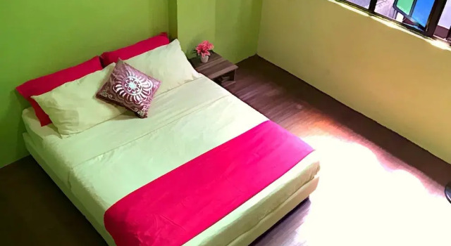 Chateau One - Hostel