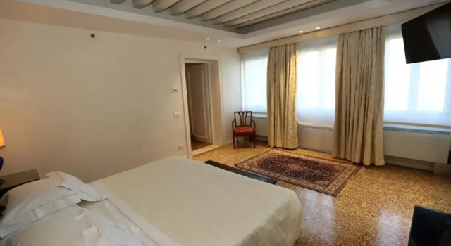 Полулюкс с видом на канал Ca Nigra Lagoon Resort