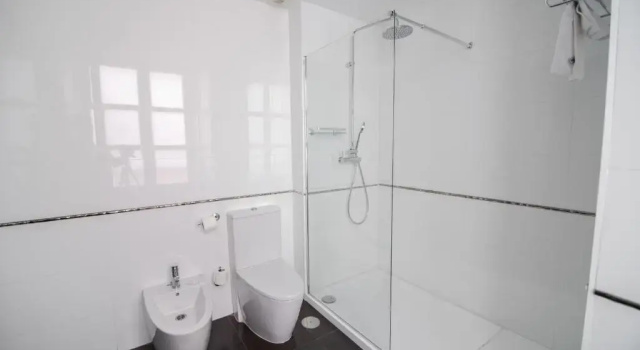 Четырёхместный номер Standard Petit Palace Santa Cruz