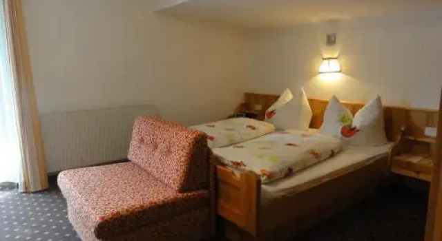 Gästehaus Glücksgrat, Rezerwuj Hotel Hotele w Tyrol z parkingiem, Parking