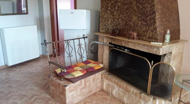 Maritsas House, Book Hotel Aliveri Central Greece