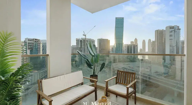 Апартаменты Luxury 2BR w Canal & Burj View Near Dubai Mall