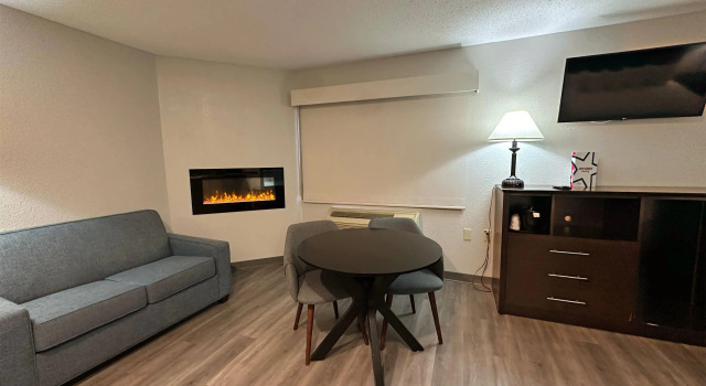 AmericInn by Wyndham Menominee, Boek Hotel Hotels in Menominee met ontbijt, Ontbijt