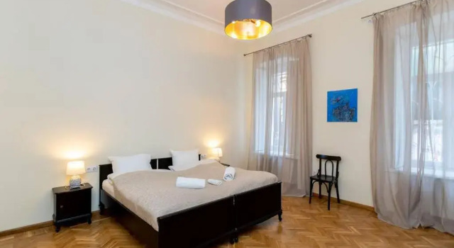 Precious 2 Bedroom apt In The Heart Of Tbilisi, Забронировать Отель Вера Тбилиси, рядом с Tеатр имени Марджанишвили