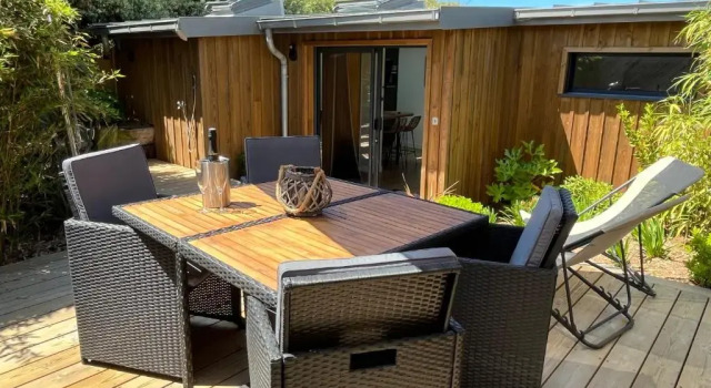 Коттедж Lodge LE CABANON accès direct plage !