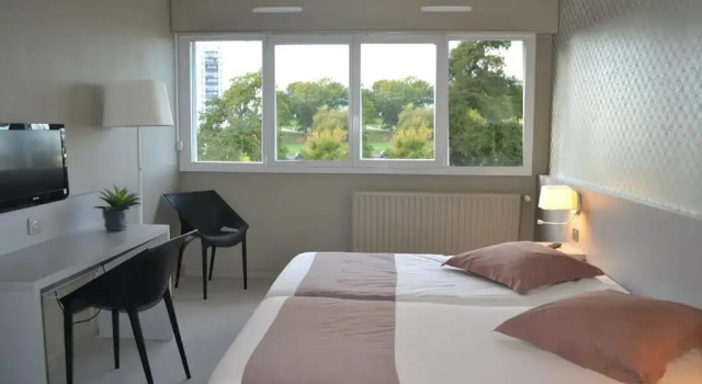 Hôtel De Guyenne 2*, Varaa Hotelli Hotellit ja majoitukset kohteessa Talence, Hotelli