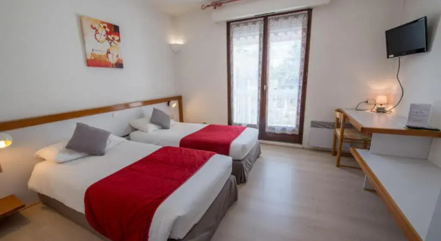 Двухместный номер Standard Logis Hôtels - Hôtel et Restaurant Les Cordeliers