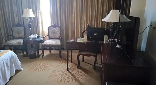 Одноместный номер Standard Jindu Crown Hotel