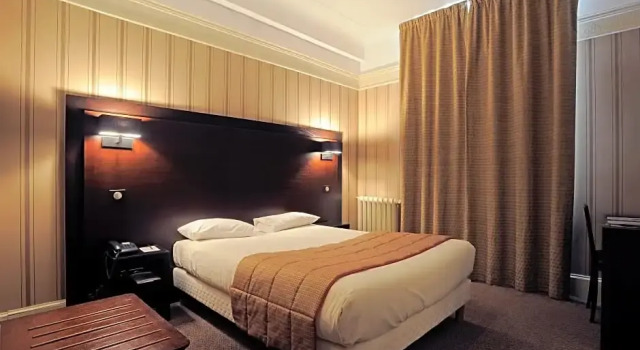 Номер Comfort Grand Hôtel de Tours