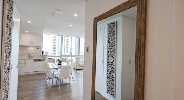 Beautiful 1 Bedroom Gold Coast Retreat With Free Parking, Забронировать Отель Мейн-Бич Голд-Кост, рядом с Endeavour College of Natural Health Gold Coast