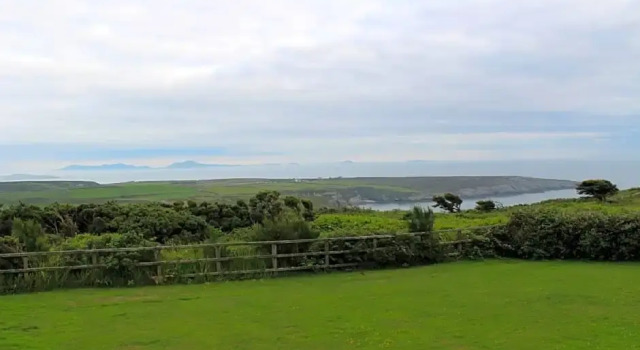 Sea and Mountain View Luxury Glamping Pods Heated, Book Campingplads Trearddur Bay Anglesey