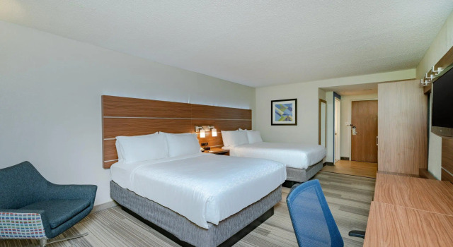 Четырёхместный номер Standard Holiday Inn Express Prince Frederick by IHG