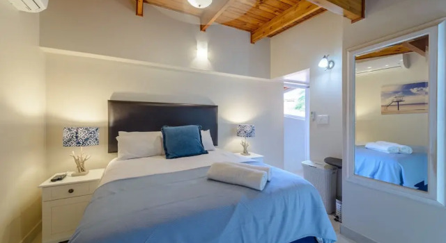San Lameer Villa Rentals  3104