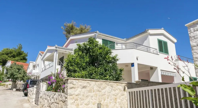 Apartment Mladen