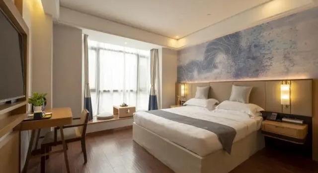 Номер Standard GreenTree Eastern Hotel Li Lake Yuantouzhu Scenic Area