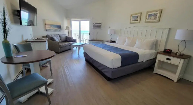 Двухместный номер Standard с видом на залив Pointes North Beachfront Hotel - 2 Person Spa Tub Studios
