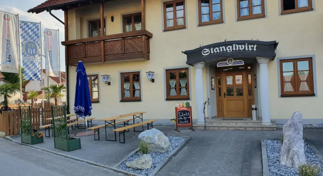 Landgasthof Stangl, Buchen Sie Hotel Moosinning Oberbayern