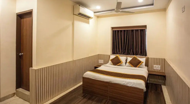 Stayz Inn De-luxe near US Consulate