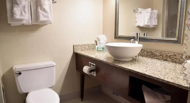 Номер Deluxe Spark By Hilton Akron Fairlawn