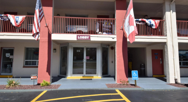 Knights Inn Oswego