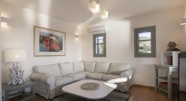 Villa Erato · Ideal family Villa for 8 - Pool, Sea Views