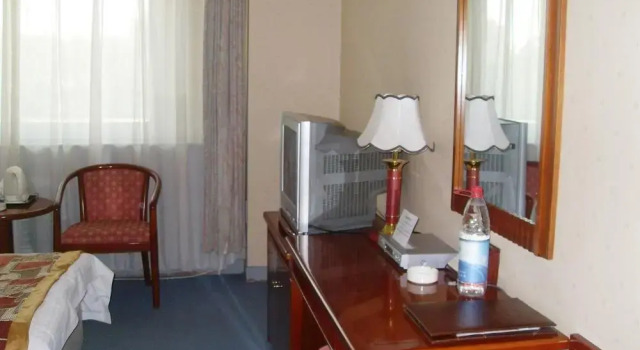 Guozhan Hotel - Beijing, Book Hotel Hoteller i Beijing Province med parkering, Parkering
