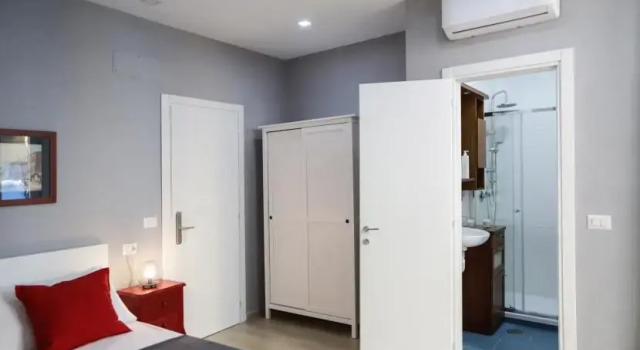 Flat 50M² 2 Bedrooms 2 Bathrooms - Naples, Забронировать Отель Пьяцца-дель-Плебишито Неаполь, рядом с Palazzo del Banco di Napoli