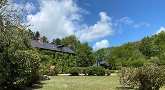 Nature et Lin, Book Hotel  