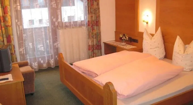 Frühstückspension & Ferienhaus Fädnerspitze, Rezerwuj Hotel Hotele w Tyrol ze śniadaniem, Śniadanie