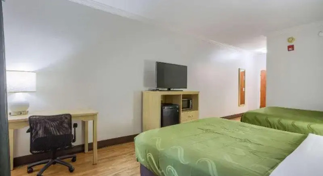 Четырёхместный номер Standard Quality Inn Gulf Shores Airport