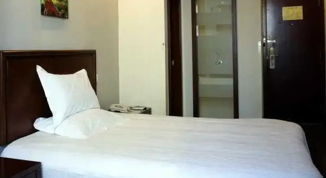 GreenTree Inn Shimen 2 Road, Varaa Hotelli Jing'an 