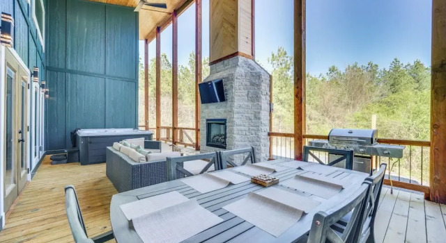 Коттедж Broken Bow Cabin ~ 5 Mi to State Park w/ Hot Tub!