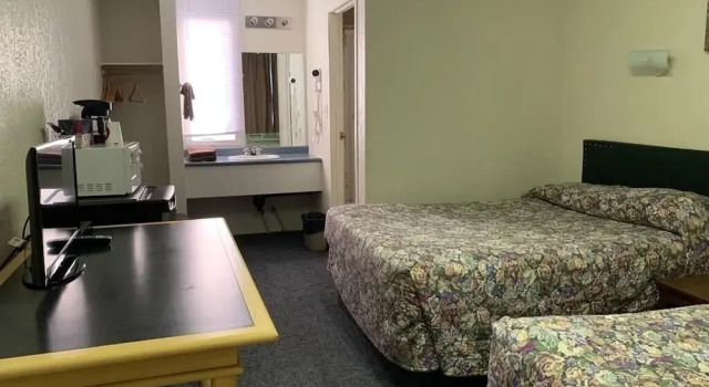 Четырёхместный номер Standard Grey Goose Motel