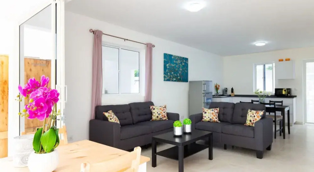 Luxury 2BR Apartment With Pool - Great Location